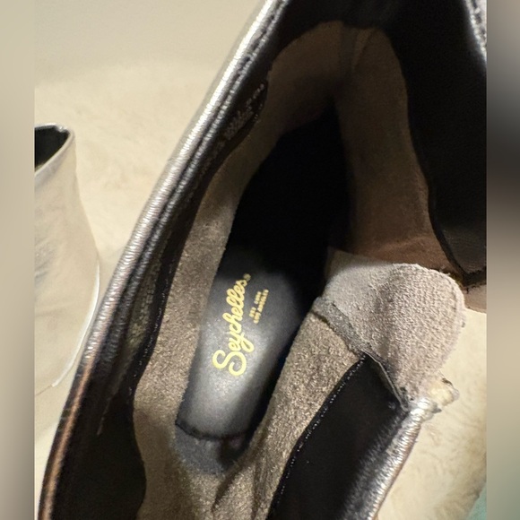 NWOT Seychelles Silver Heeled Boots - Picture 7 of 9